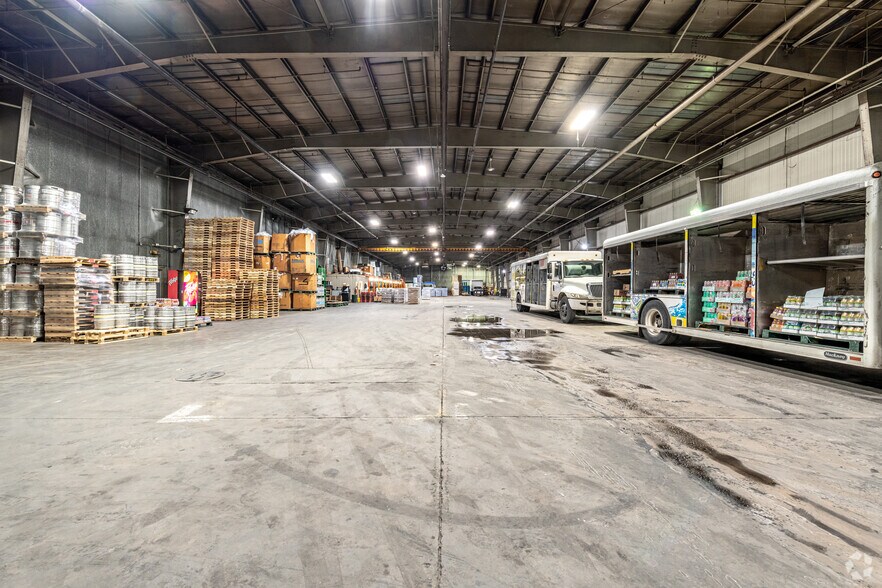 More Photos Of 5900 Pennsylvania Ave, Maple Heights Distribution For Lease