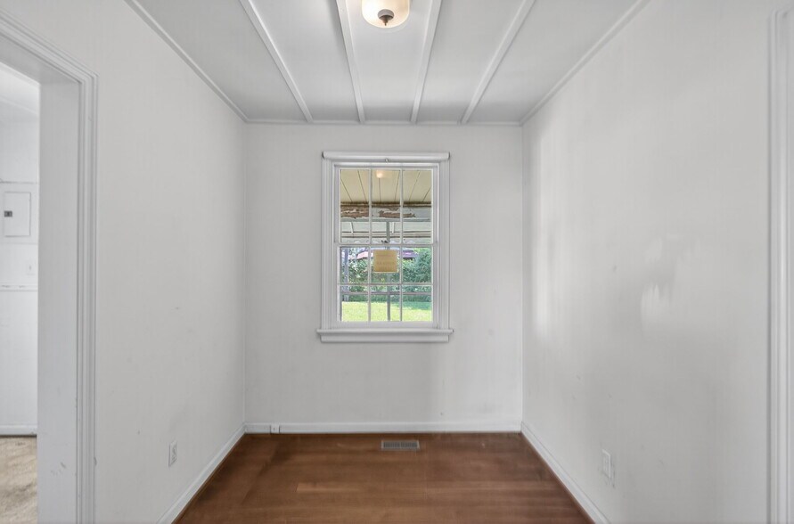 More Photos Of 5812 Jefferson Ave, Newport News Storefront For Sale