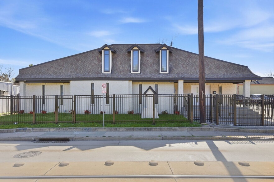 Primary Photo Of 3911 Fulton St, Houston Religious Facility For Lease