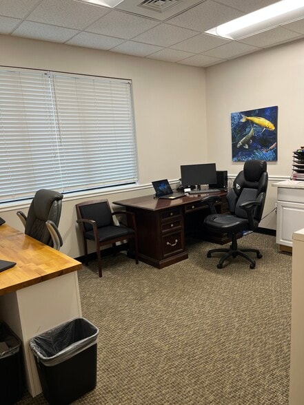 More Photos Of 1091 Pemberton Hill Rd, Apex Medical For Lease