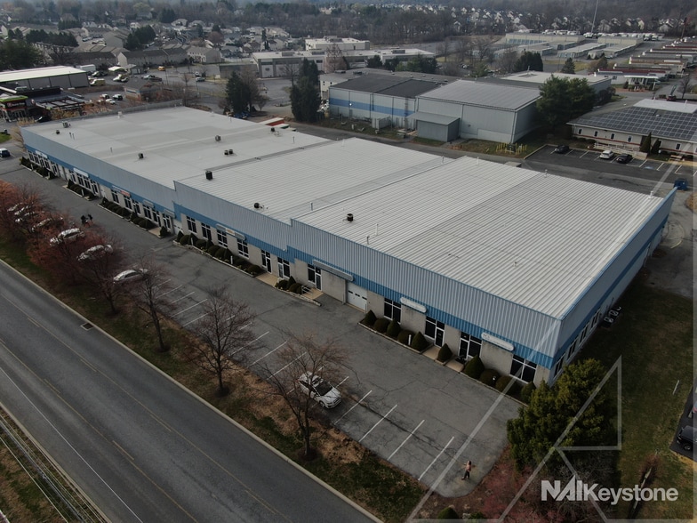 More Photos Of 1114-1124 Commons Blvd, Reading Flex For Sale