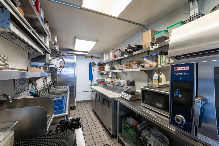 More Photos Of 2130 India St, San Diego Storefront Retail Residential For Lease