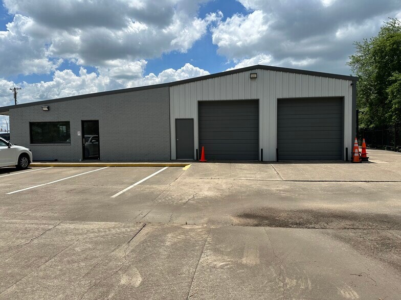 More Photos Of 1705 N Main St, Cleburne Auto Dealership For Sale