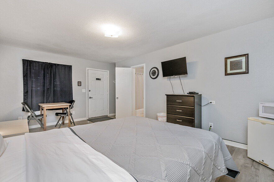 More Photos Of Falcon Motel, Stinnett Hotel For Sale