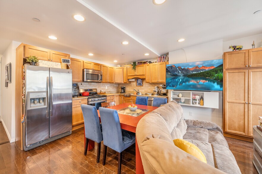 More Photos Of 2105 33rd Ave, Astoria Multifamily For Sale