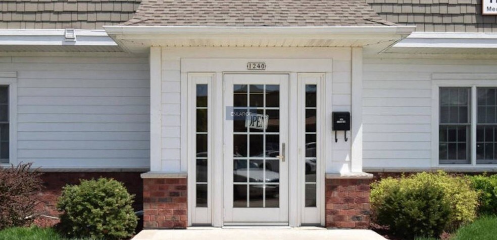 More Photos Of 1240 13th Ave, Grafton Office For Sale