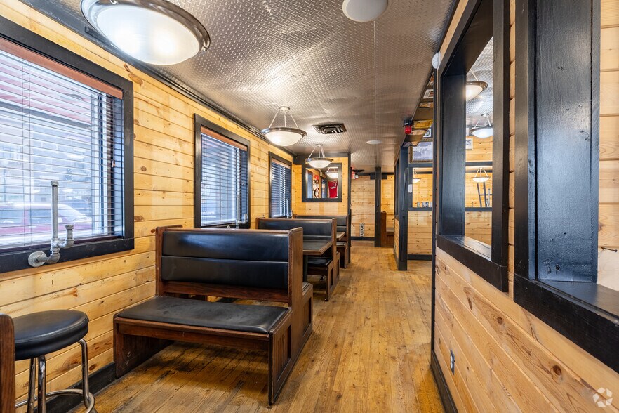 More Photos Of 401 W Cedar St, Rawlins Restaurant For Sale