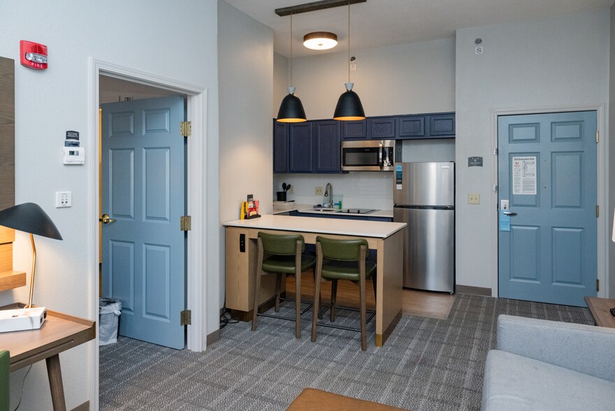 More Photos Of 801 Ridgewood Rd, Ridgeland Hotel For Sale