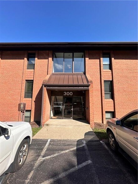 More Photos Of 300 McKnight Park Dr, Pittsburgh Office For Sale