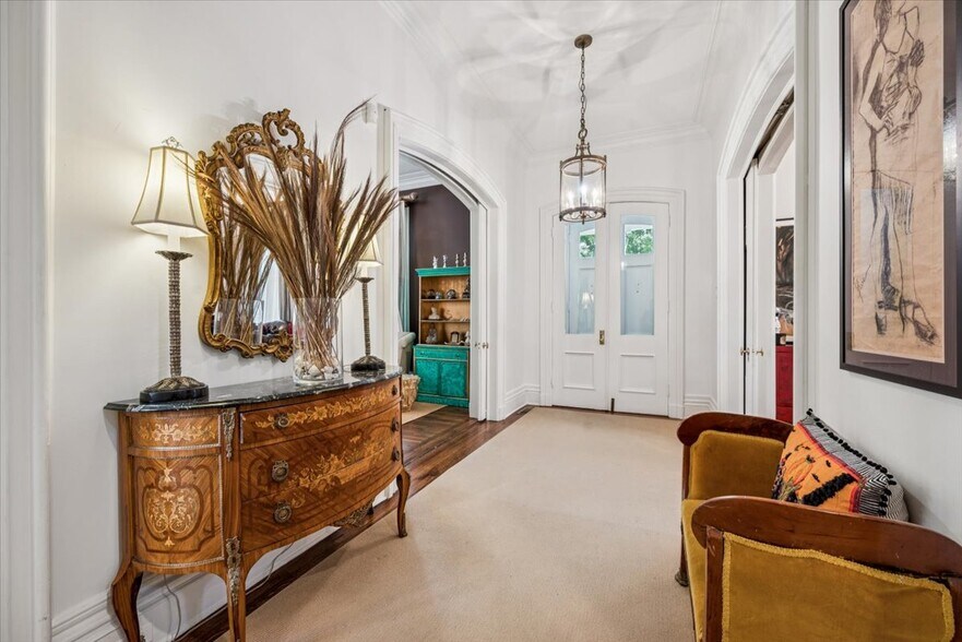 More Photos Of 21 Franklin Pl, Morristown Office For Sale