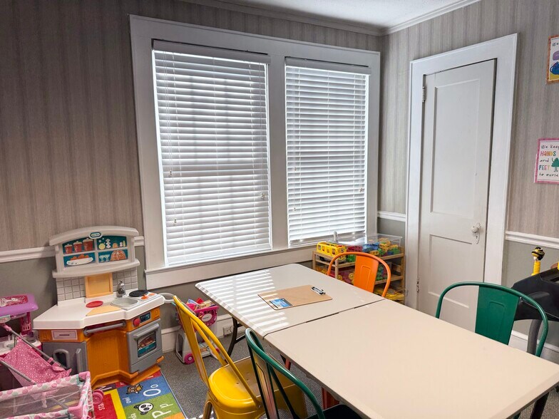 More Photos Of 403 S Logan St, Gaffney Office For Sale