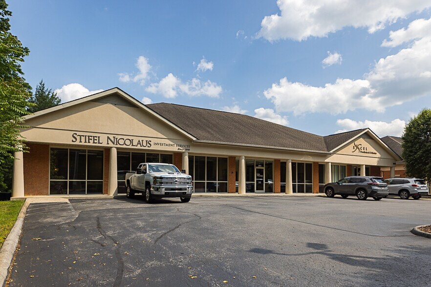 More Photos Of 1319-1321 Sunset Dr, Johnson City Office For Lease