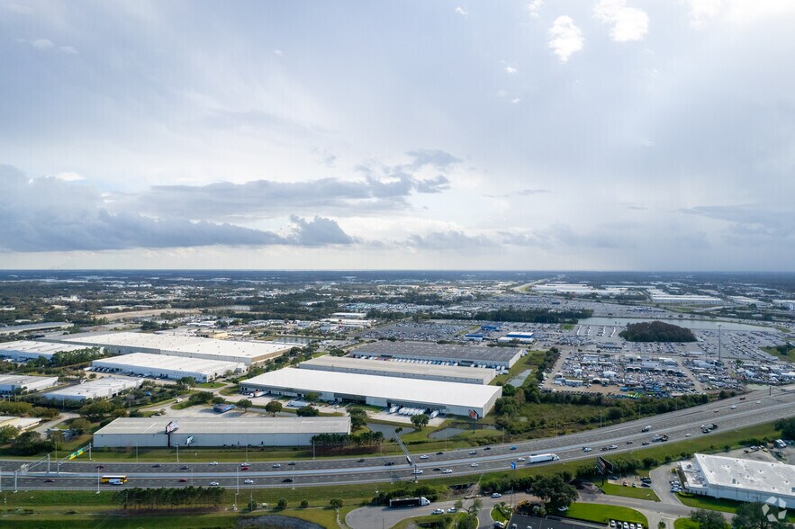 More Photos Of 1091 Gills Dr, Orlando Distribution For Lease