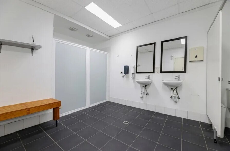 More Photos Of 62 Argyle St, South Windsor Office For Lease