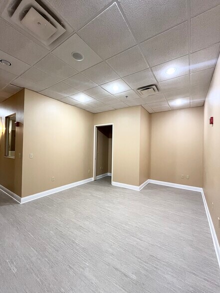 More Photos Of 6000 Turkey Lake Rd, Orlando Medical For Lease