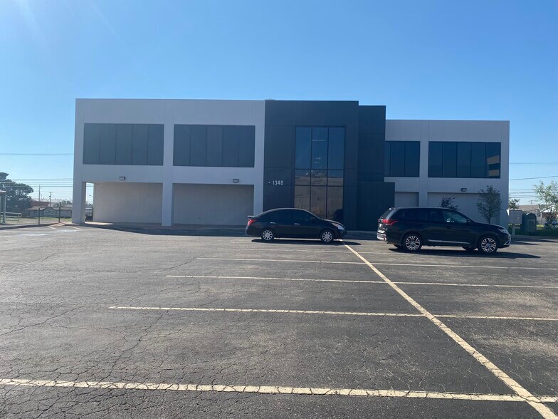 More Photos Of 1340 E 7th St, Odessa Medical For Lease