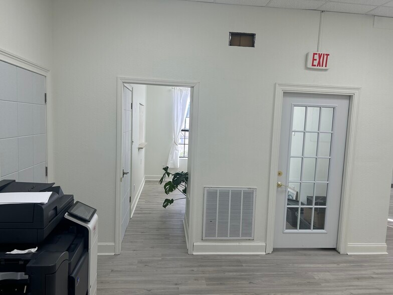 More Photos Of 101 Mattie M Kelly Blvd, Destin Light Distribution For Lease