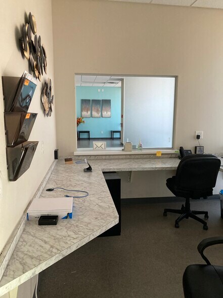 More Photos Of 4300-4302 Fairmont Pky, Pasadena Unknown For Lease