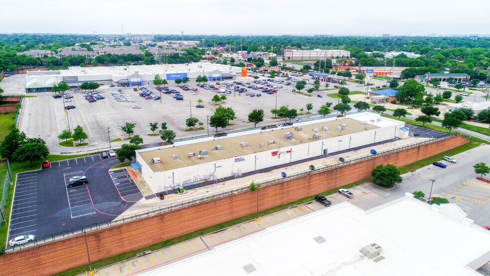 More Photos Of 1432 Austin Hwy, San Antonio General Retail For Sale