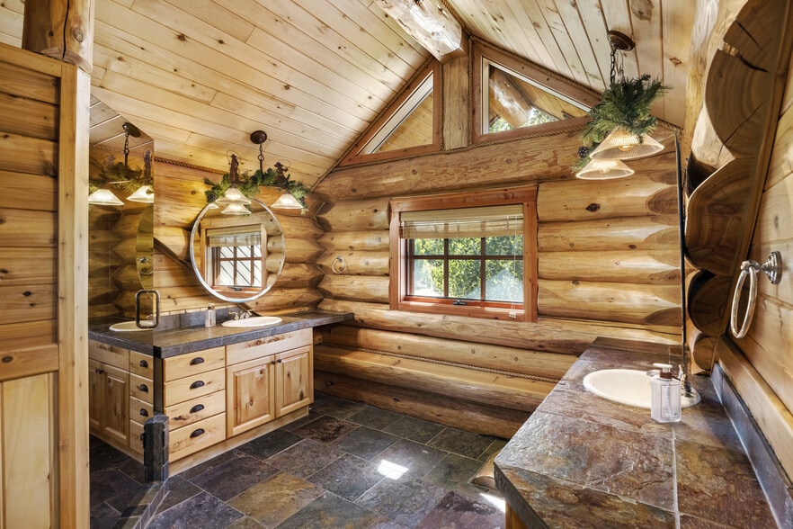 More Photos Of 1613 Black Canyon Rd, Heber Lodge Meeting Hall For Sale