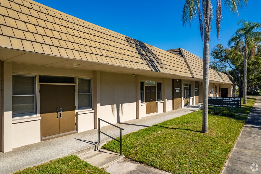 More Photos Of 1016 Ponce de Leon Blvd, Belleair Medical For Lease