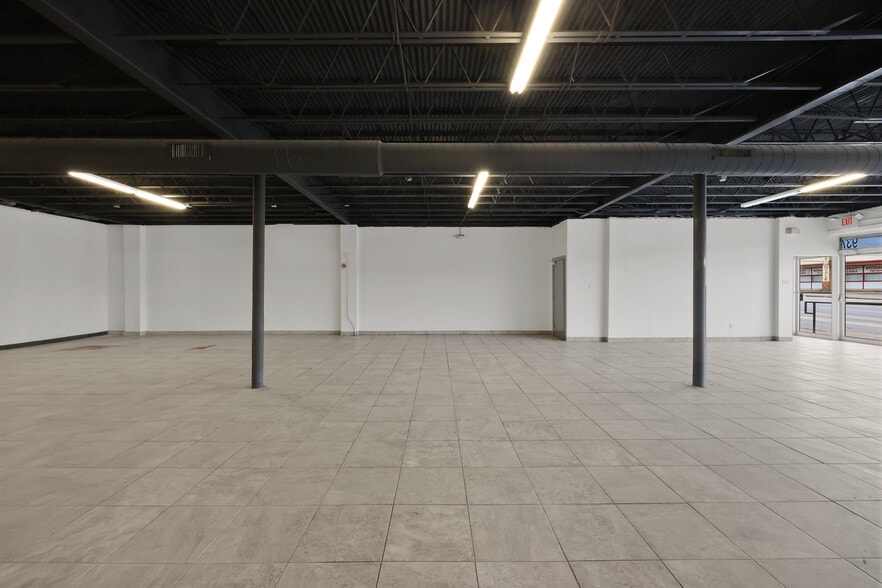 More Photos Of 937 Winchester Rd, Lexington Storefront For Lease