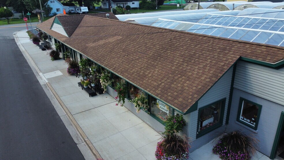 More Photos Of 180 Davis St, Croswell Garden Center For Sale