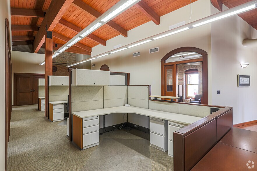 More Photos Of 212 E Grand River Ave, Lansing Office For Lease