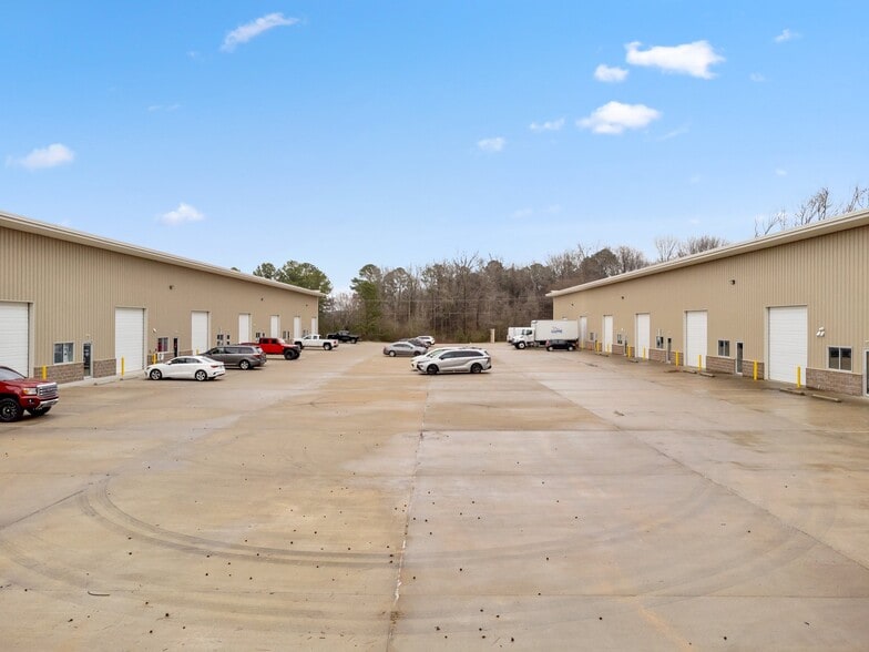 More Photos Of 5320 S Shackleford Rd, Little Rock Warehouse For Lease