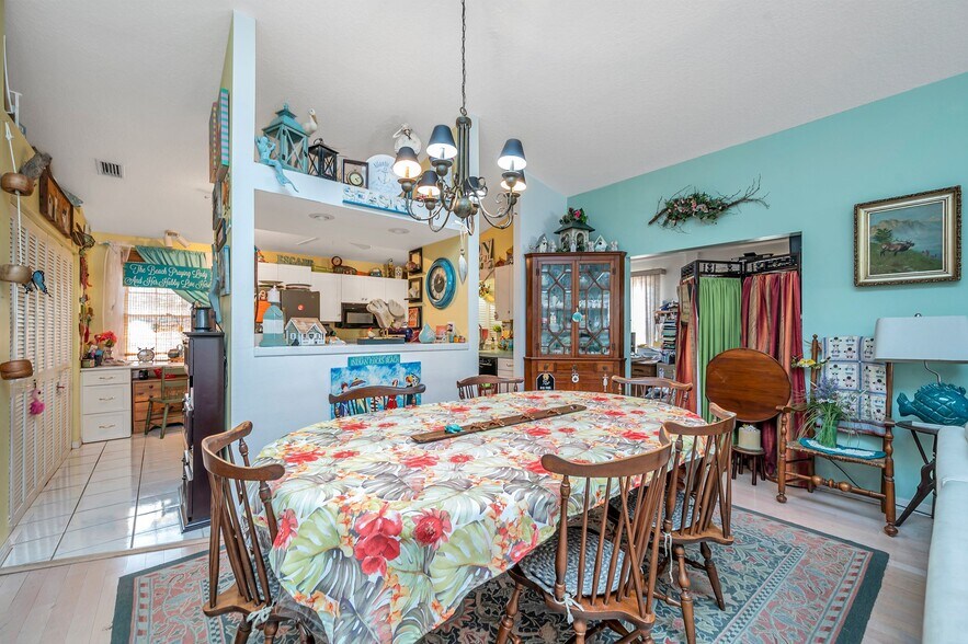 More Photos Of 1803 Gulf Blvd, Indian Rocks Beach Hotel For Sale