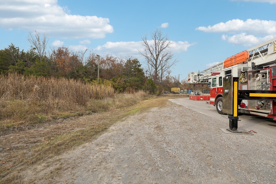 More Photos Of 3502 Dickerson Pike, Nashville Flex For Sale
