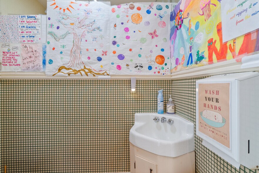 More Photos Of 603 Mission St, Santa Cruz Office For Sale