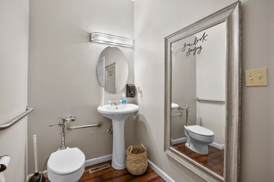 More Photos Of 82 N Pearl St, Albany Apartments For Sale