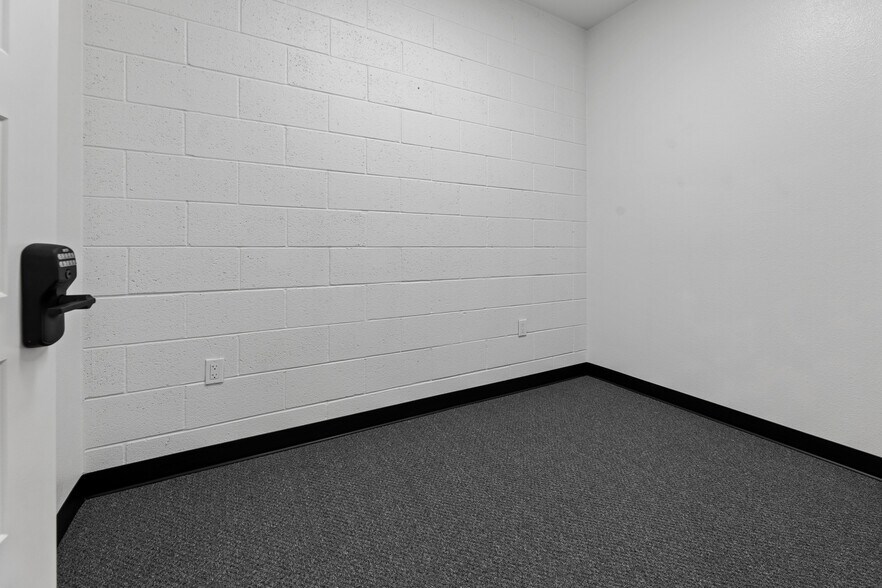 More Photos Of 2008 W Dorothea Ave, Visalia Freestanding For Sale