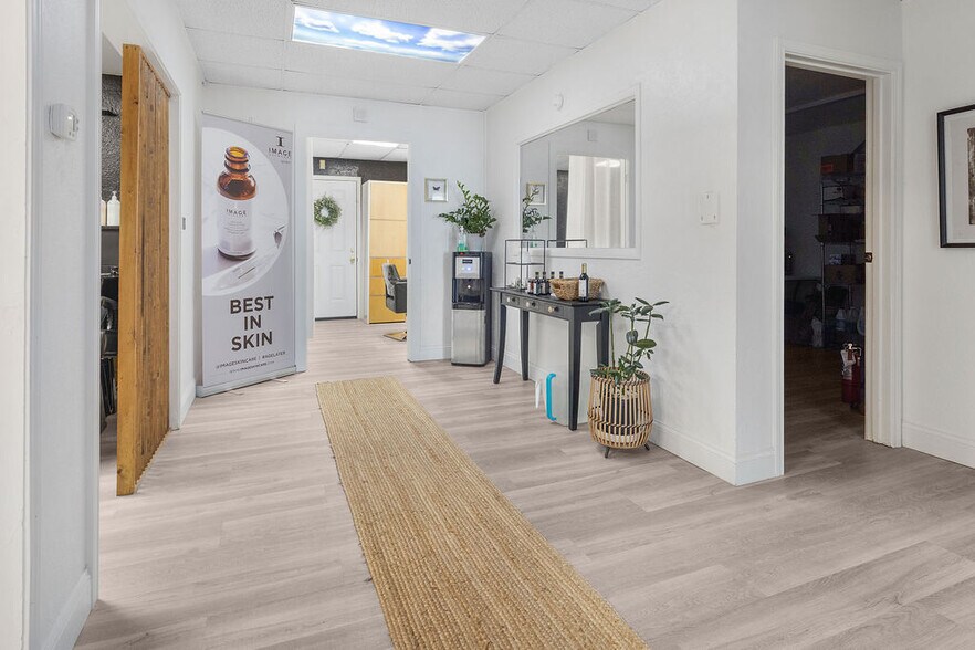 More Photos Of 1104 11th St, Wichita Falls Storefront Retail Office For Sale