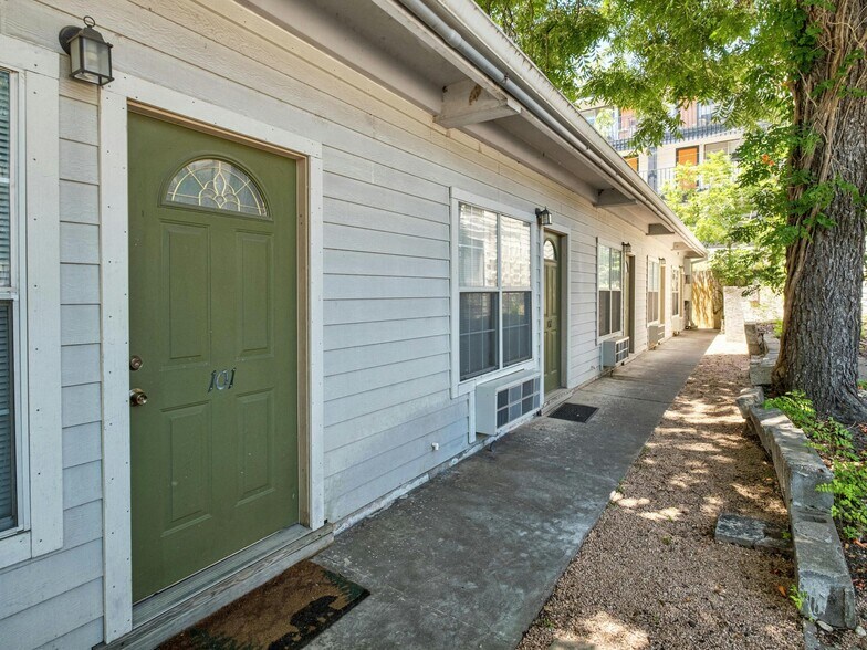 More Photos Of 2802 Whitis Ave, Austin Apartments For Sale