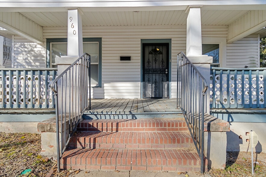 More Photos Of 960 Curry Pl, Macon-Bibb Healthcare For Sale