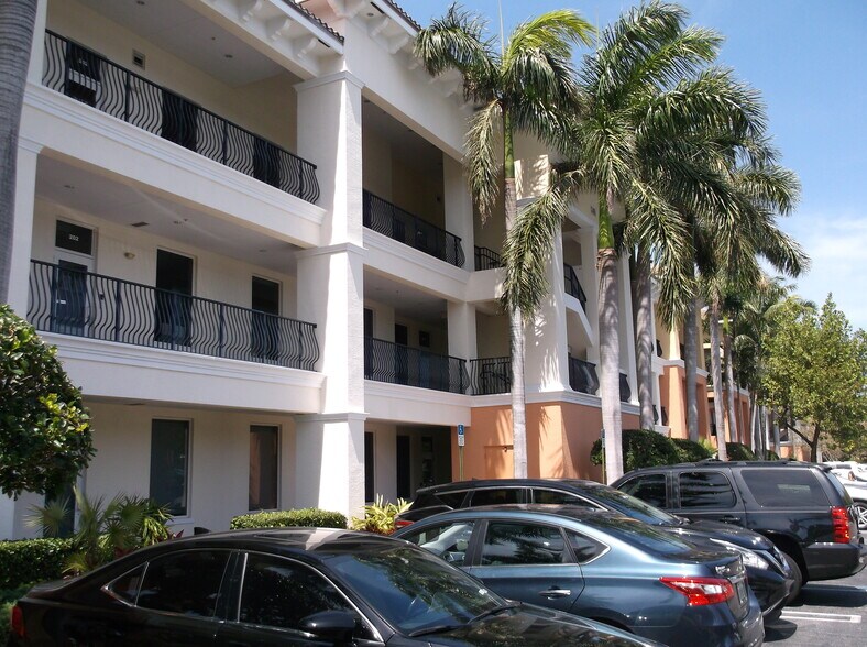 More Photos Of 2465 Mercer Ave, West Palm Beach Office For Lease