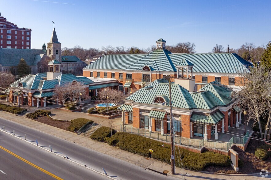 Primary Photo Of 444 E Main St, Lexington Office For Lease