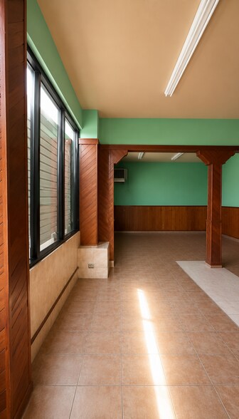 More Photos Of 3965-3973 Bronxwood Ave, Bronx Storefront For Lease