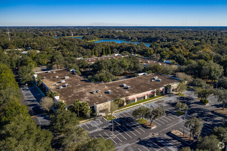 More Photos Of 599 Lake Kathy Dr, Brandon Office For Sale
