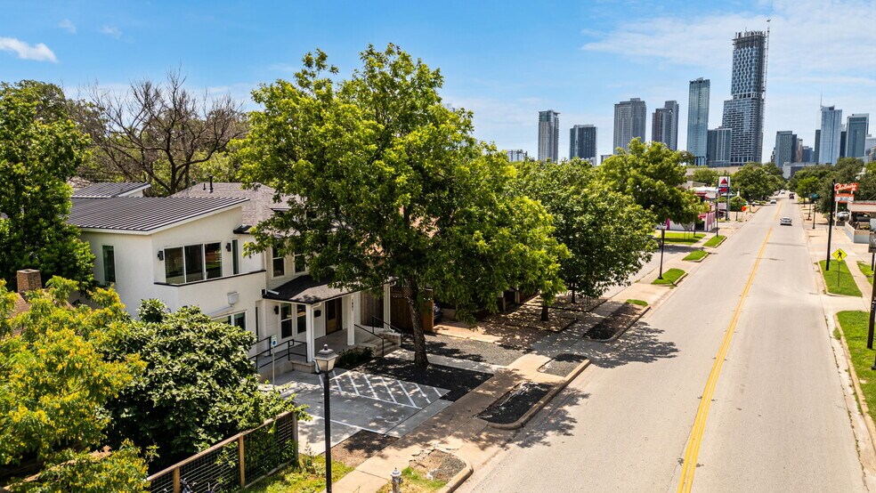 More Photos Of 1801 E Cesar Chavez St, Austin Loft Creative Space For Lease