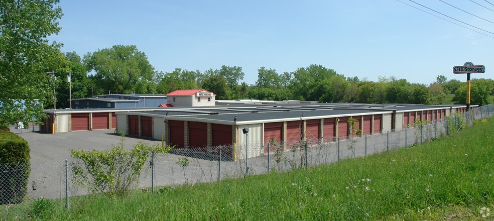 More Photos Of 50 Oliver St, Cohoes Self Storage For Lease