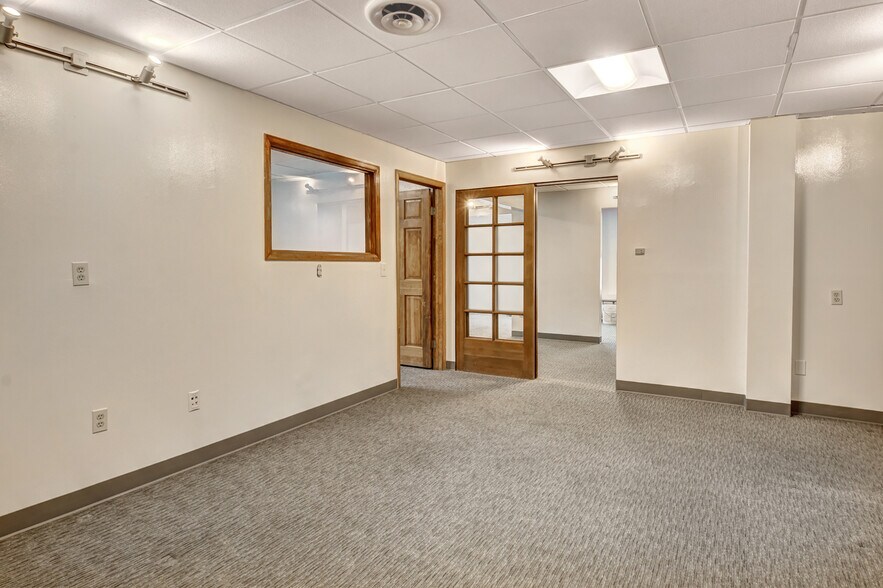 More Photos Of 940-950 Pearl St, Boulder Freestanding For Lease