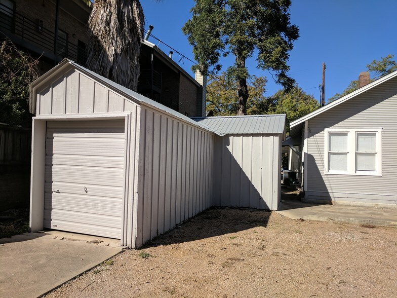 More Photos Of 1702 San Antonio St, Austin Office For Lease