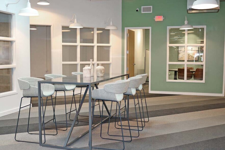 More Photos Of 455 Salem Pl, Fairview Heights Storefront Retail Office For Lease