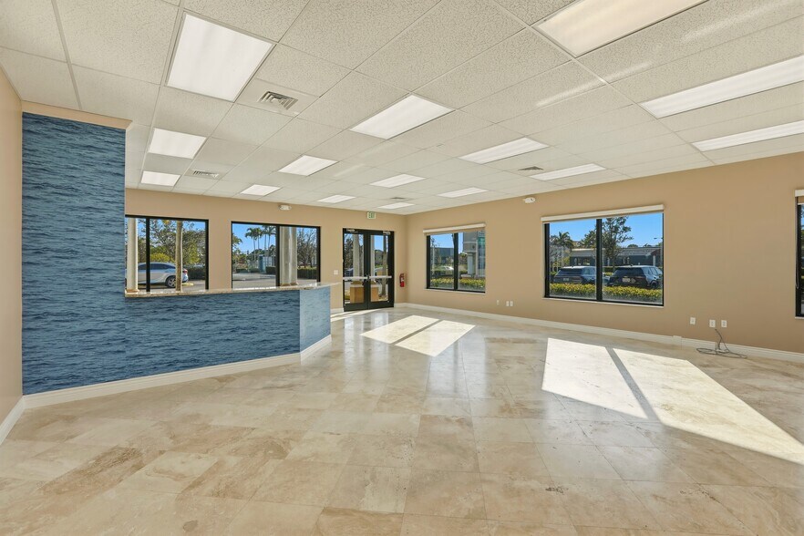 More Photos Of 15661 San Carlos Blvd, Fort Myers Medical For Lease