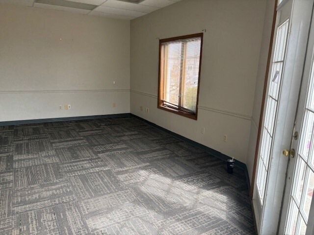 More Photos Of 688 SE Bayberry Ln, Lee's Summit Unknown For Lease