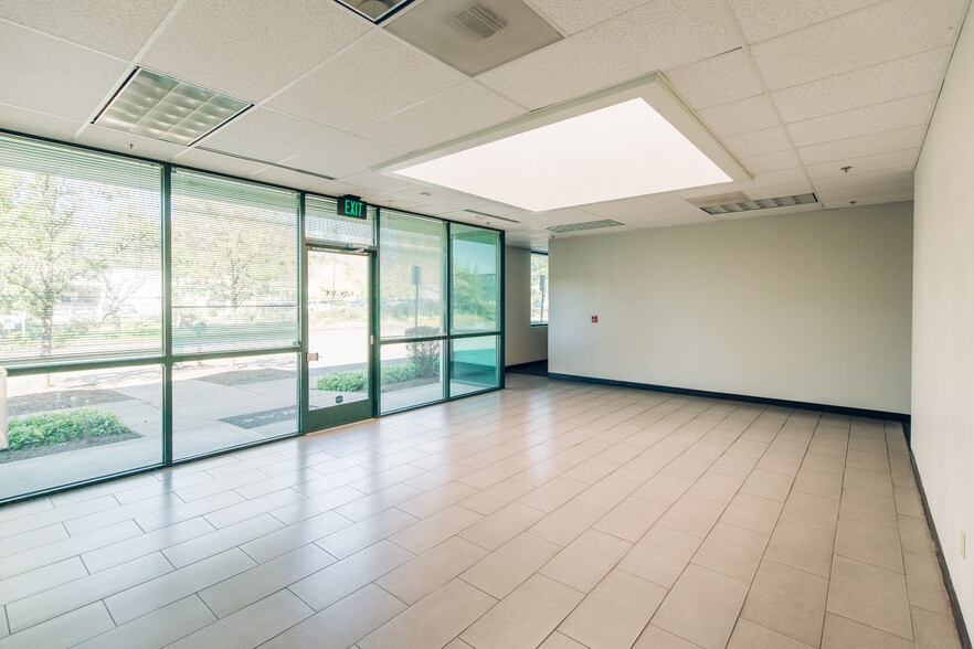 More Photos Of 10235-10255 SW Spokane Ct, Tualatin Manufacturing For Lease