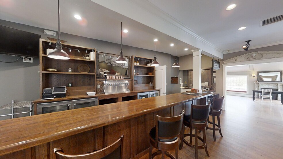More Photos Of 109 Black Rock Tpke, Redding Restaurant For Lease
